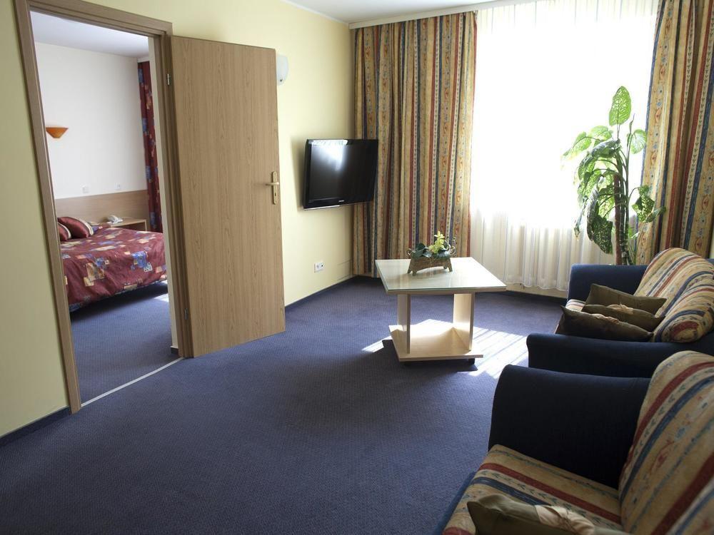 Karolina Park Viešbutis 3*